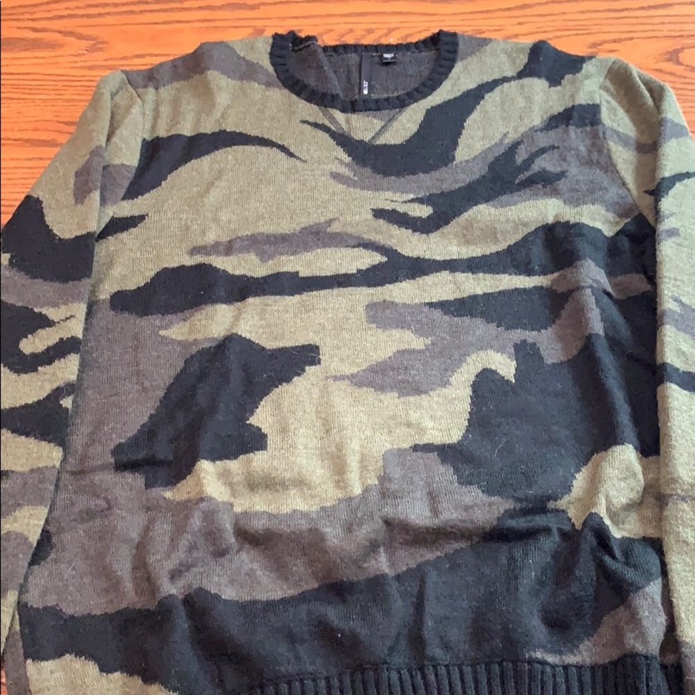 Joe jeans - camo sweater